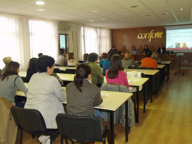 Confae y Fremap han celebrado una jornada técnica sobre la prevención en centros de trabajo con personas con movilidad reducida. 17 de abril de 2012.