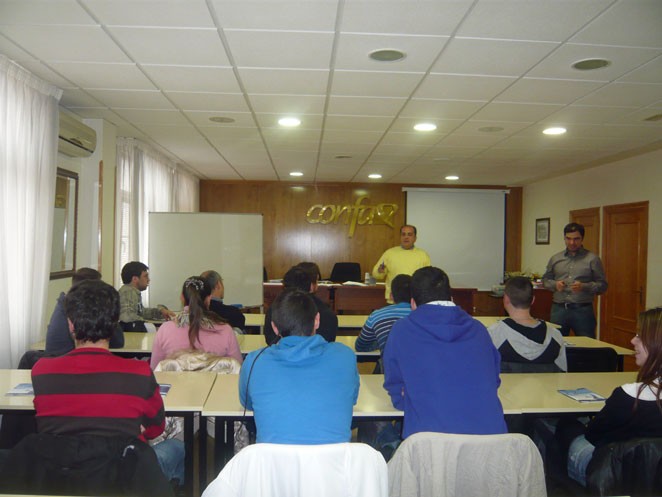 Día Internacional de la Seguridad y la Salud en el Trabajo: Confae ha organizado una serie de jornadas con alumnos del IES Alonso de Madrigal, del ciclo formativo del Grado Superior de Informática. 27 de abril de 2012.