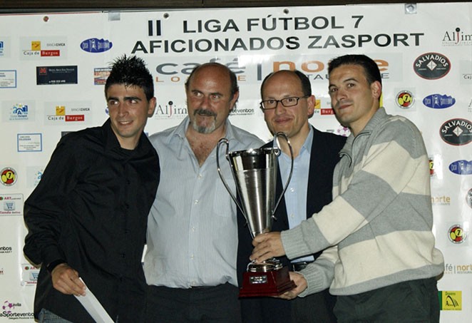 Mírame, ganadores de la segunda Copa Zasport, al ganar 3-1 a Los Maños. El tercer puesto fue para Distribuciones Abad. Foto: Jesús F. Zapatera.