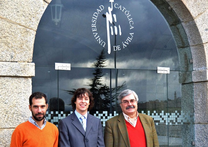 ‘Cálculo de la huella de carbono del Congreso Mundial de Universidades Católicas’, de Juan Ignacio Canelo Pérez, dirigido por los profesores de la UCAV Pedro Mas y Sergio Zubelzu, premio al mejor proyecto fin de carrera. 11 mayo 2012. 