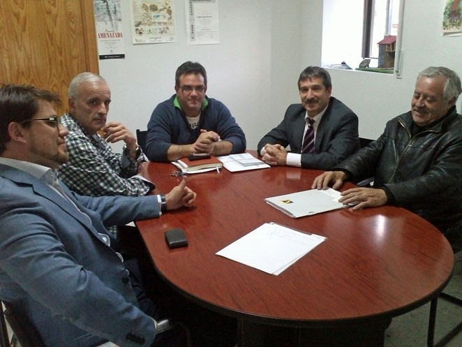 La Federación de Empresarios de  Polígonos de Confae se reúne con el alcalde la La Colilla, Juan Carlos Montero, para abordar el estado del enclave industrial, con la presencia de otros representantes de Federación de Asociaciones de Polígonos. 7 mayo.