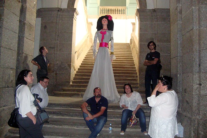 Visita de los alumnos del Curso de Relaciones Públicas y Protocolo que CONFAE imparte en Arenas de San Pedro, en visita al Palacio de Mosquera. 15 mayo.