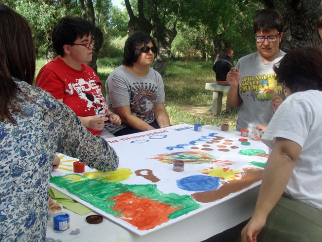 En el Día del Medio Ambiente, 16 escolares con y sin discapacidad han participado el 7 de junio en la jornada de integración ‘Crecer en la diversidad’, organizada en el El Soto por Fundación Solidaridad Carrefour y Asdown Ávila.