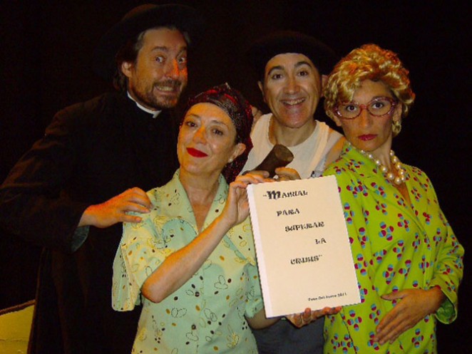 Bululú Teatro ha representado su nuevo obra, ‘Manual para superar la crisis’, en el Certamen Autonómico de Teatro de Castilla y León el 19 de octubre y en la Muestra de Teatro de Arévalo el 20 de octubre.