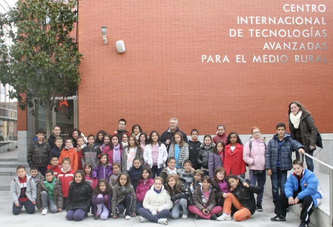 Tercer grupo del CRIE Naturávila en el CITA de la Fundación S.Ruipérez por el proyecto EnigmaTIC. Alumnos de 5º y 6º de Primaria de los CRA Camilo José Cela (El Arenal), El Barranco (San Esteban del Valle) y El Valle (Villarejo del Valle). 7 noviembre.