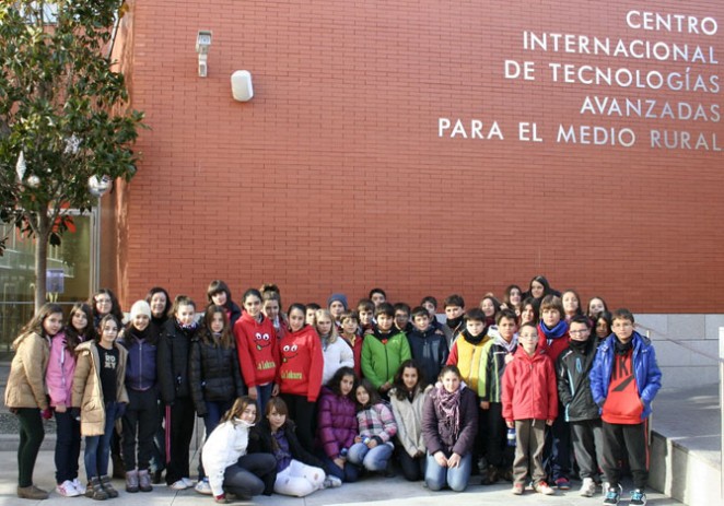 Alumnos de 1º y 2º de ESO del IES Valle del Tiétar, de Arenas de San Pedro, que han acudido al CRIE Naturávila, han participado al CITA de la Fundación Sánchez Ruipérez, con motivo del proyecto e-nigmaTIC. 12 diciembre 2012.