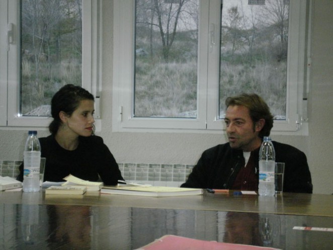El escritor Juan Gracia Armendáriz, autor de ‘Diario del hombre pálido’ y ‘Piel roja’, ha participado en el Club de Lectura Campus de Ávila. 12 diciembre 2012.