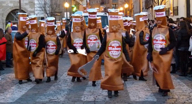 Carnaval de Ávila. Quinto premio colectivo: Asociación Juvenil Quitagoteras: 'Chin chin botellin'.