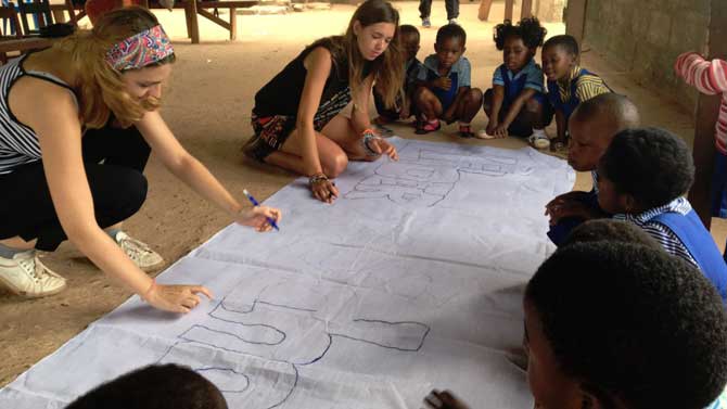 Voluntarios de la ong Ghanas de Vivir.