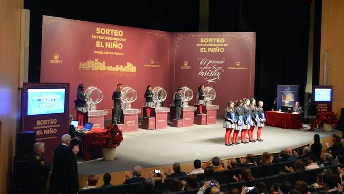 Sorteo de la Lotería del Niño en Ávila en 2018.