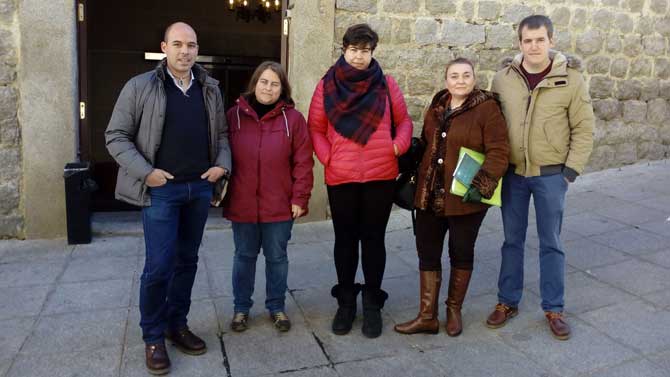 Técnicos de Asaja antes de una reunión sobre modernización con profesionales de la Junta.