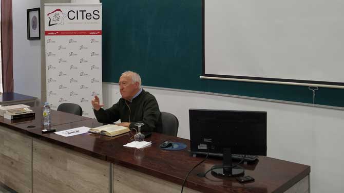 Maximiliano Herráiz en el curso de San Juan de la Cruz.