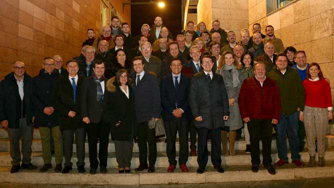 Pablo Casado en su visita a Ávila.