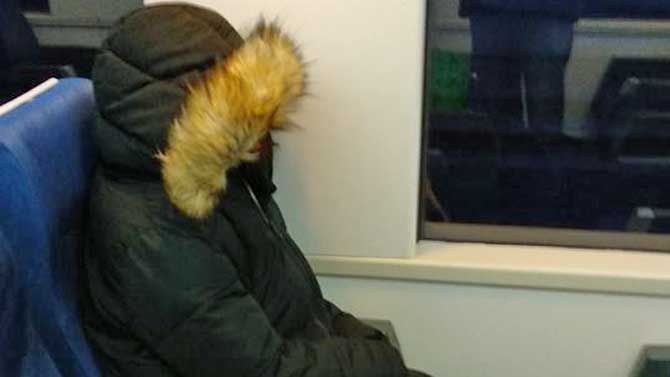 Viajero en el tren Ávila-Valladolid el día 21 de enero.