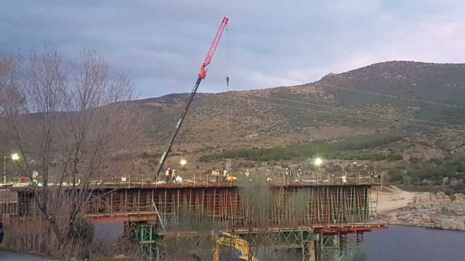 Obras en el puente de la Gaznata en diciembre.
