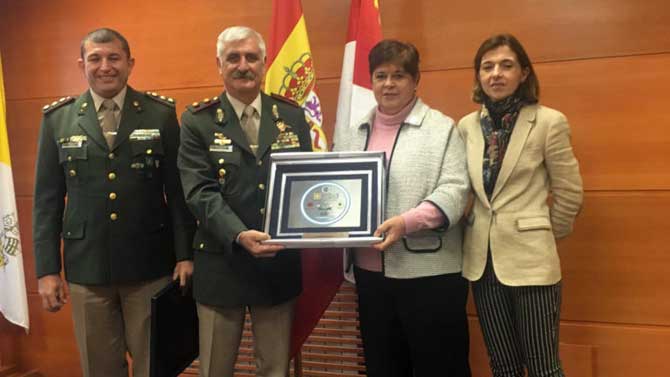 Marcelo Gustavo, vicerrector del Instituto Universitario de Gendarmería Nacional; German Roberto Perelli, director de Educación e Institutos de Gendarmería Nacional; Rosario Sáez y Concepción Albarrán, rectora y v