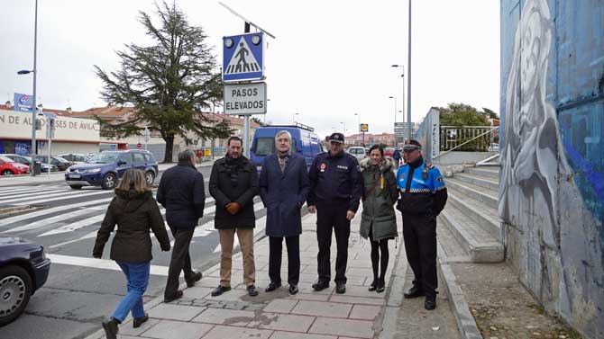 Inauguración del paso de peatones inteligente en la avenida Juan Carlos I.