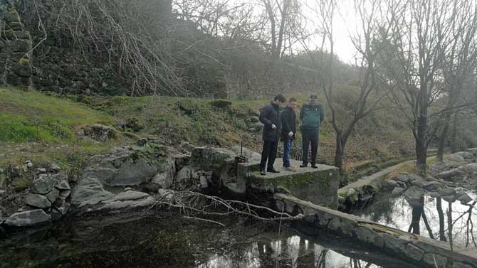 Subdelegado, alcalde de La Adrada y teniente coronel, en la presa chica.
