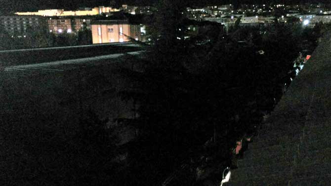 La calle Santo Tomás, sin iluminación a las 20 horas del miércoles.