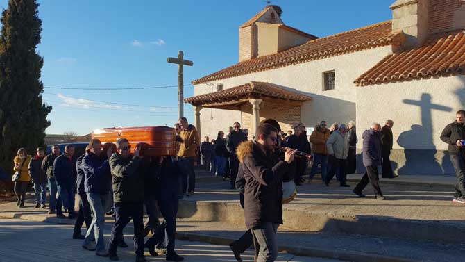 Despedida al dulzainero Aureliano Muñoz ‘Polilo’ en Santo Domingo de las Posadas.