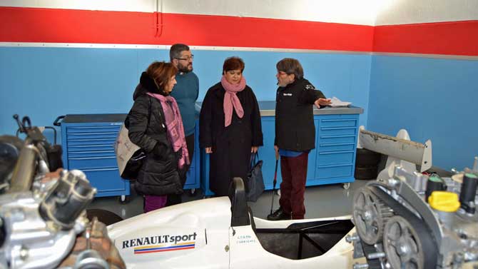 IES Juan XXIII, que imparte un ciclo formativo de grado medio de electromecánica.