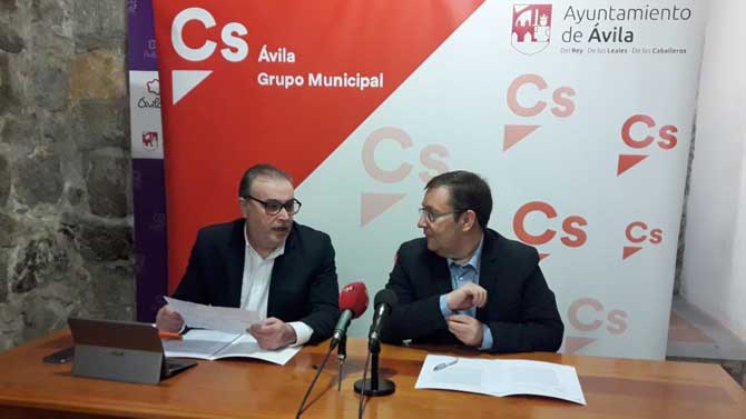Pedro Cabrero y Marco Antonio Serrano en rueda de prensa de Ciudadanos.