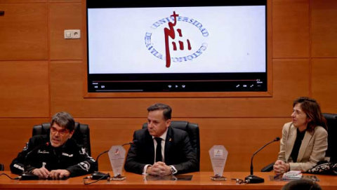 El presidente de la Real Federación Española de Automovilismo, Manuel Aviñó, en la UCAV.
