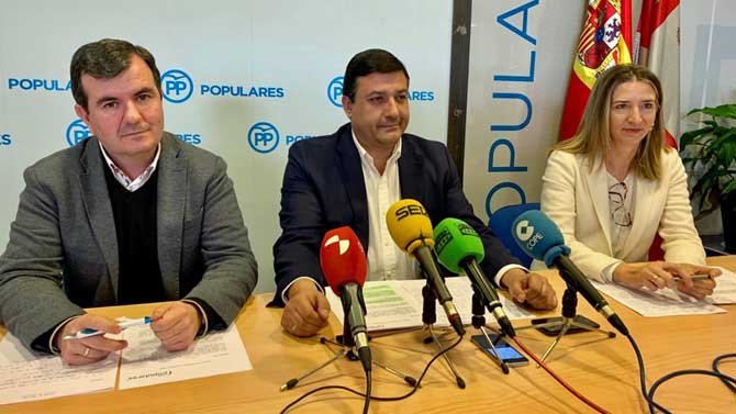 Juan Pablo Mart&iacute;n. Carlos Garc&iacute;a y Alicia Garc&iacute;a.