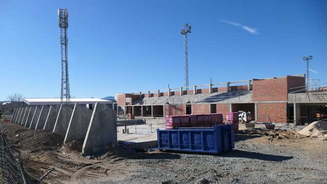 Situación actual de las obras de la piscina.