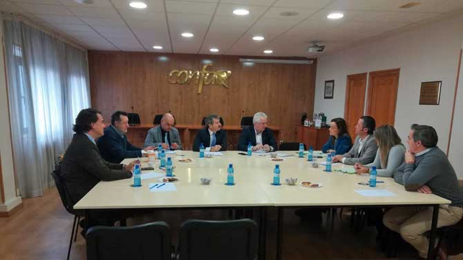 Reunión de Confae con Vox.