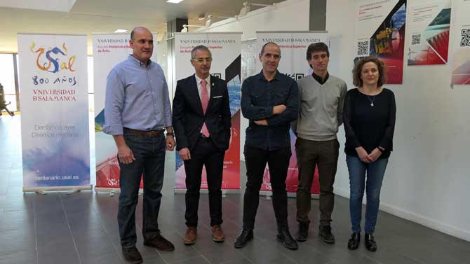 El rector de la USAL (segundo izquierda) con los responsables de la Polit&eacute;cnica y Educaci&oacute;n.