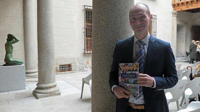 José Luis Sánchez-Relova presenta un libro sobre Caprotti.