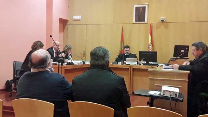 Juicio por matar un lobo en una monter&iacute;a en &Aacute;vila.