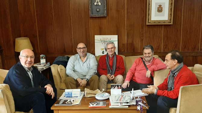 Reunión de la Cofradía de las Angustias con el alcalde de Arévalo.