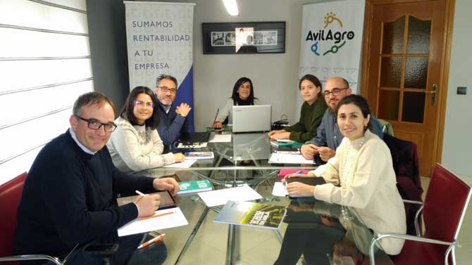 Reuni&oacute;n de la directiva de Avilagro.