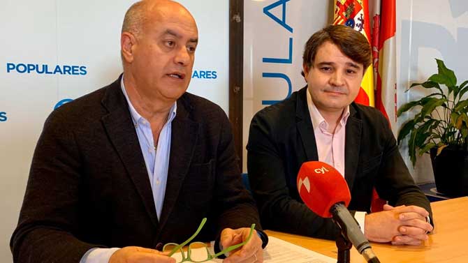 Miguel Ángel García Nieto y David Beltrán, procuradores del PP.