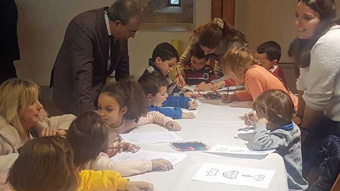 Taller de redacci&oacute;n de cartas a los Reyes Magos.