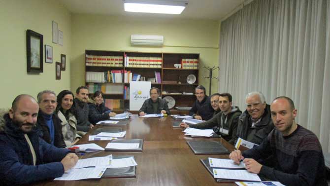 Firma de ayudas a empresas de Aderavi.