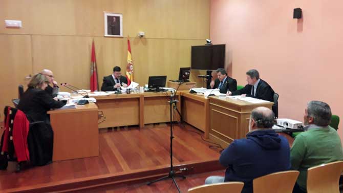 Tercera y &uacute;ltima sesi&oacute;n del juicio por la muerte de un lobo.