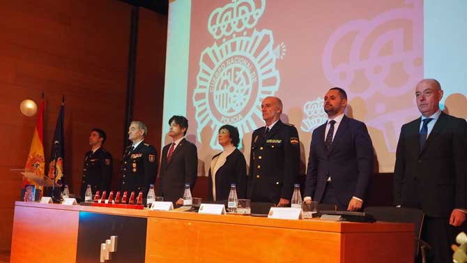 Acto de aniversario de la Polic&iacute;a en &Aacute;vila.