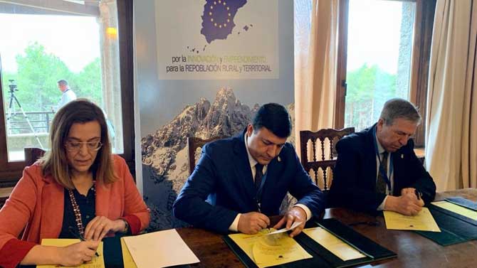 Firma de la Declaración de Gredos.