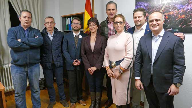 Imagen de archivo de Sánchez Vegas (segundo derecha) con Ortega Smith y González Verdugo (izquierda).