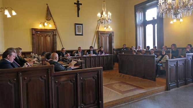 Pleno en el Ayuntamiento de Ávila.