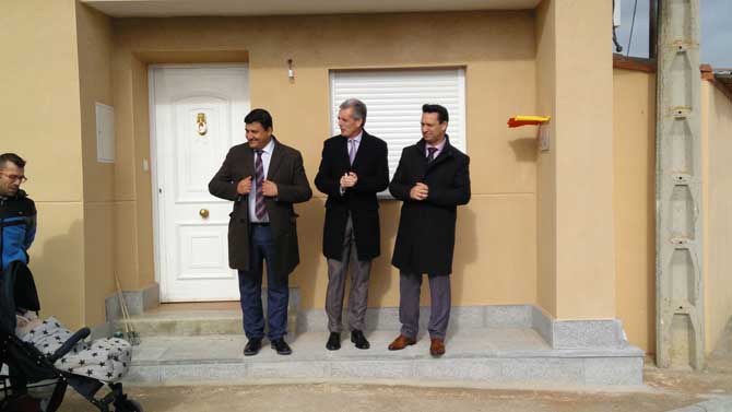Inauguración de una vivienda del programa Rehabitare en Moraleja de Matacabras.