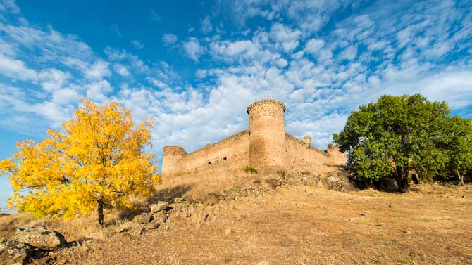 Castillo de Valdecorneja en El Barco de Ávila.