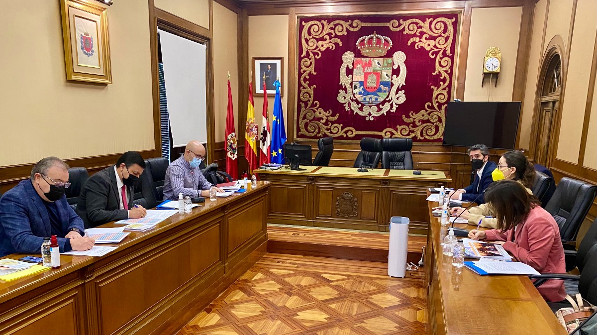 Primera reunión del Centro de Transferencia del Conocimiento.