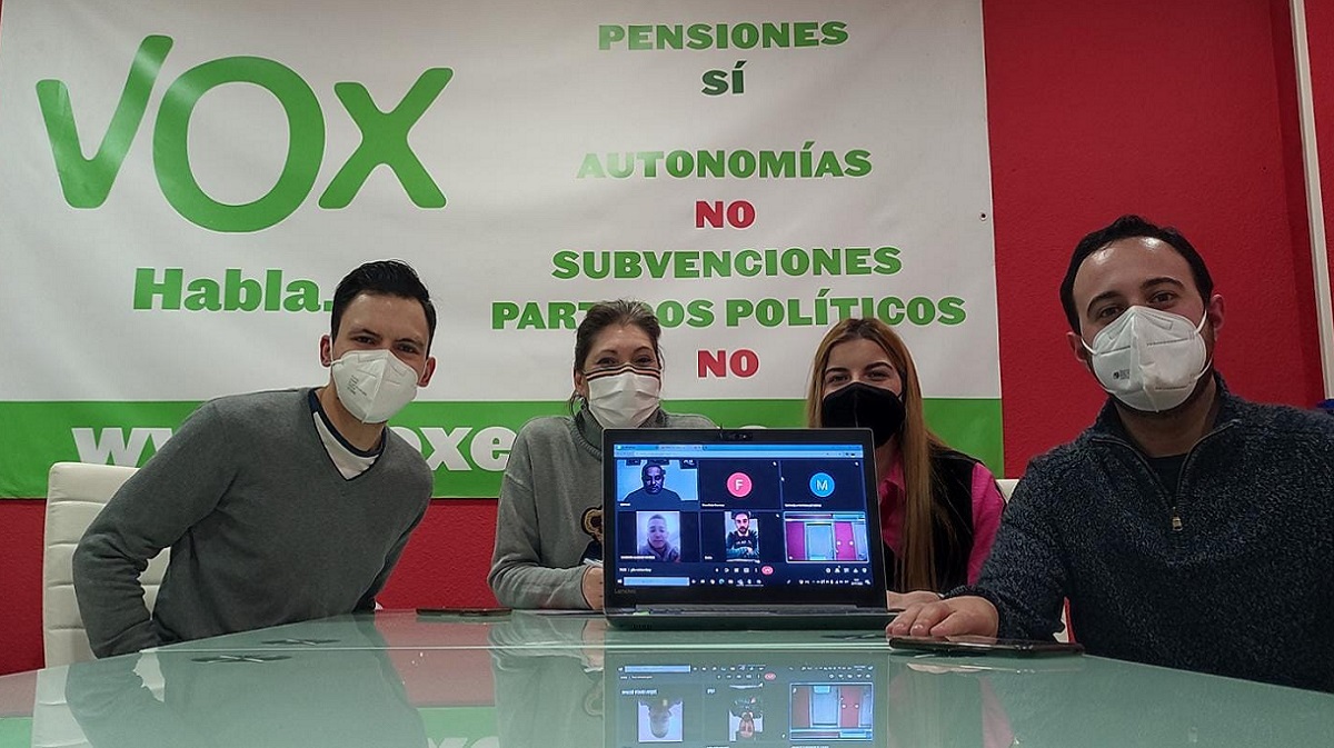 Ágora se reúne con Vox Ávila