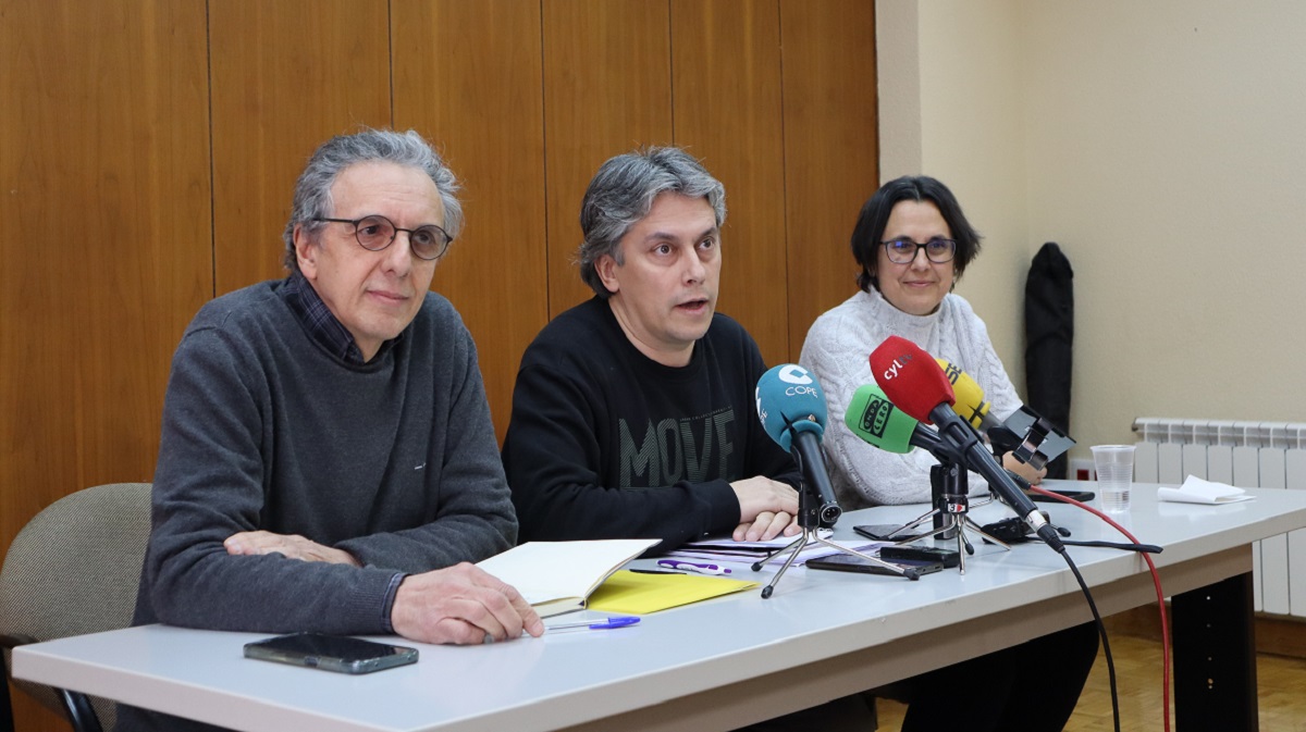 José Antonio Navarro, Alberto Novoa y Henar Alonso, miembros de la junta directiva de Cámbium.