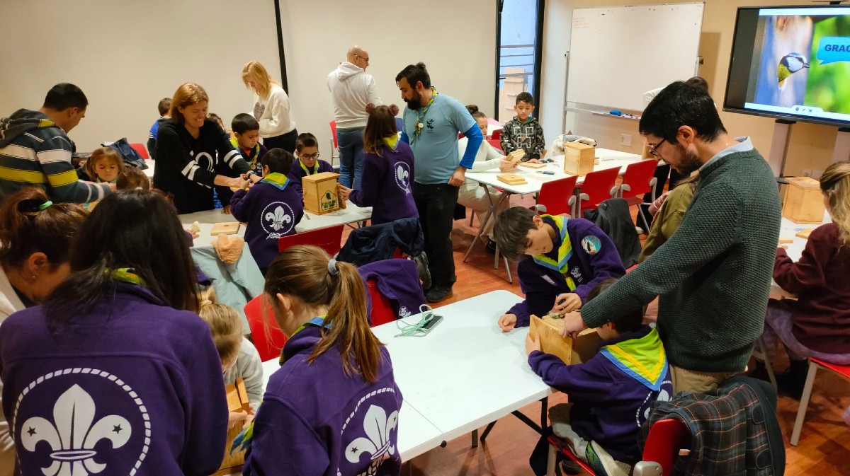 Un taller de cajas nido inicia las actividades del año en el Centro Medioambiental San Nicolás.
