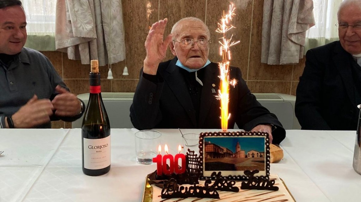 José Tomé en la celebración de sus 100 años.